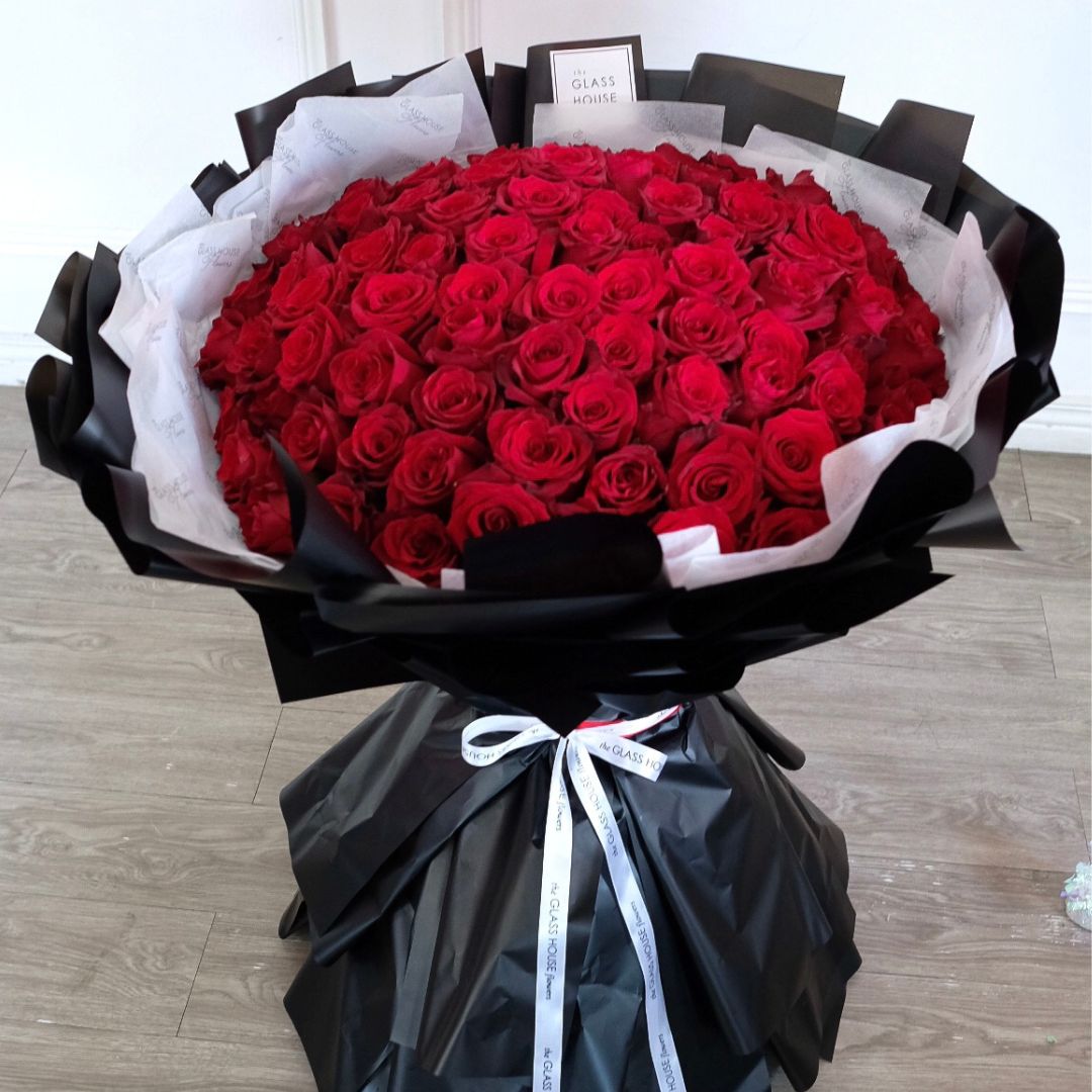 Grand Roses Bouquet