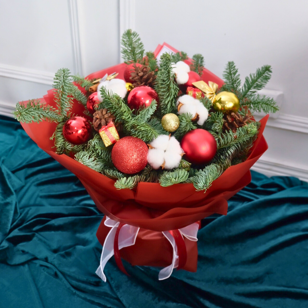 Mistletoe Magic Christmas Bouquet