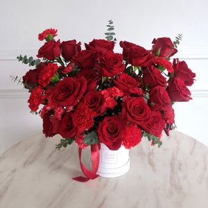 Roses & Carnations - Petite Round Box